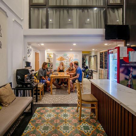 Downtown Hostel & Rooftop Bar Hanoi Exterior photo