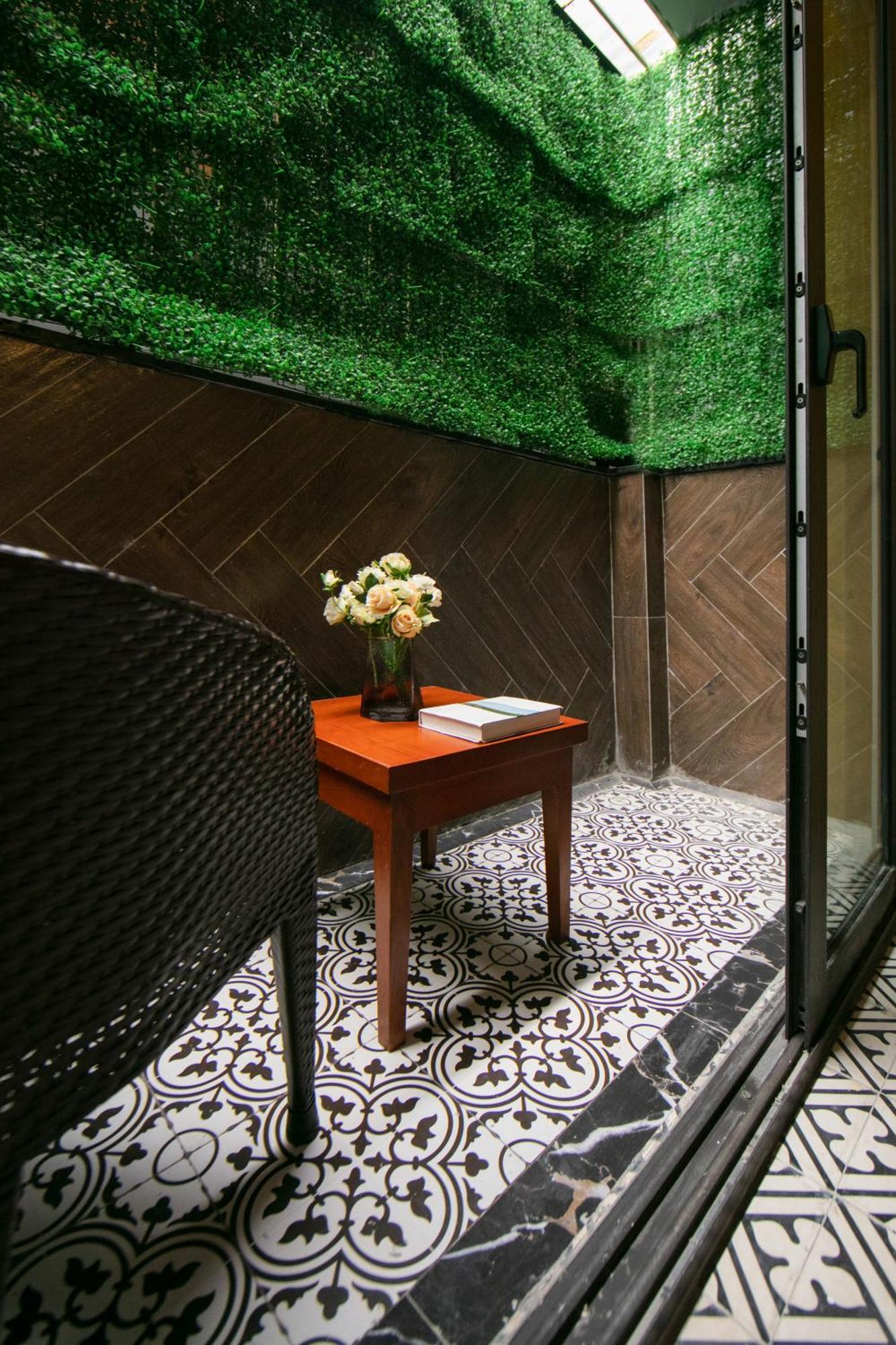 Downtown Hostel & Rooftop Bar Hanoi Exterior photo